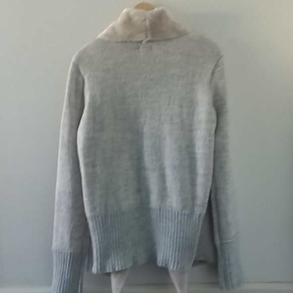 Faux fur sweater wrap - Picture 3 of 6